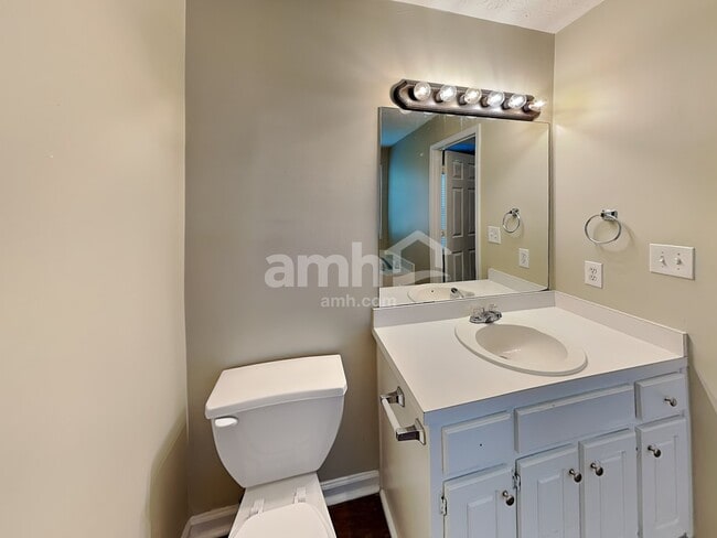 Building Photo - 900 Cline Petty Way