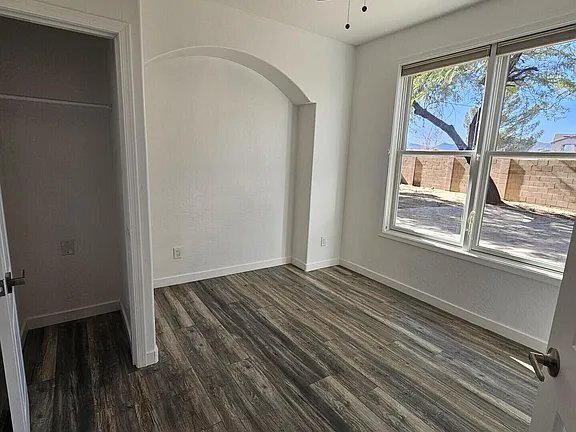 Building Photo - 18293 W Elm St