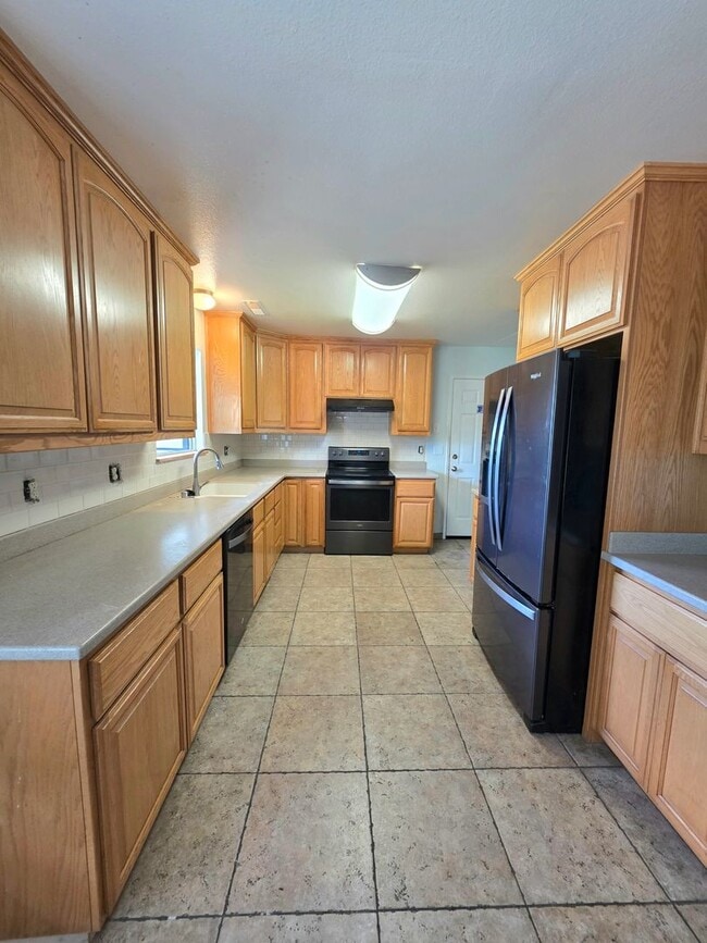 Building Photo - **$500 OFF FIRST MO RENT**4BR/3BA with PRIVATE IN-LAW SUITE / SECOND LIVING SET-UP