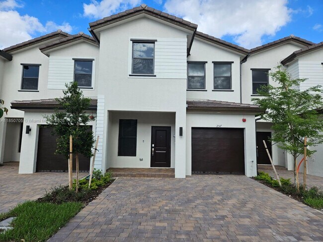 Building Photo - 257 SW 159th Way