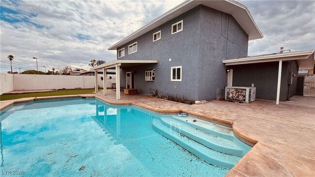 Building Photo - 201 Redstone St