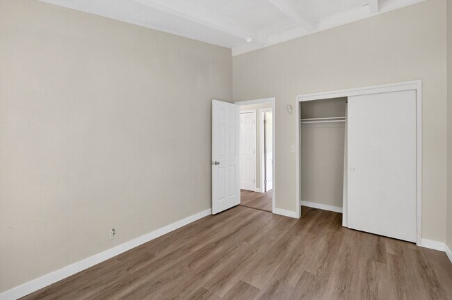 Building Photo - Charming 3-Bed Gem in Sacramento