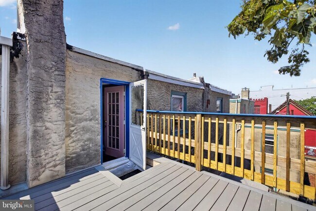 Building Photo - 4051 Ludlow St