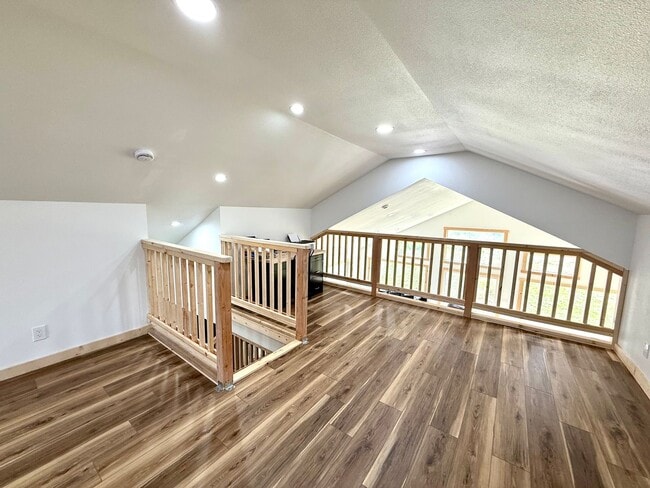 Building Photo - LIKE NEW K-BEACH HOME!