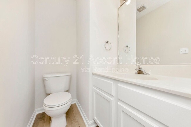 Building Photo - 9907 Warwick Pl