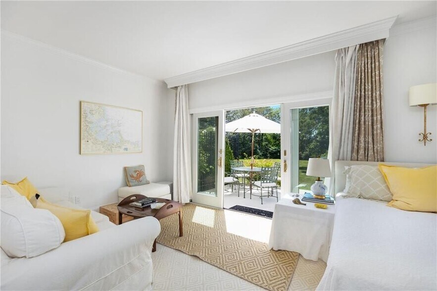 Building Photo - 553 Bellevue Ave