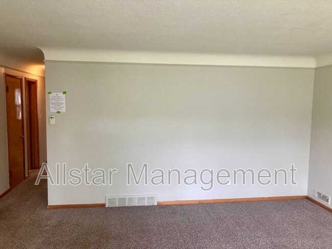 Building Photo - 3436 Dellwood Dr