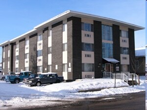 Primary Photo - Silvernail Apartments