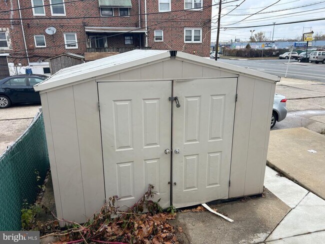 Building Photo - 4655 Benson St