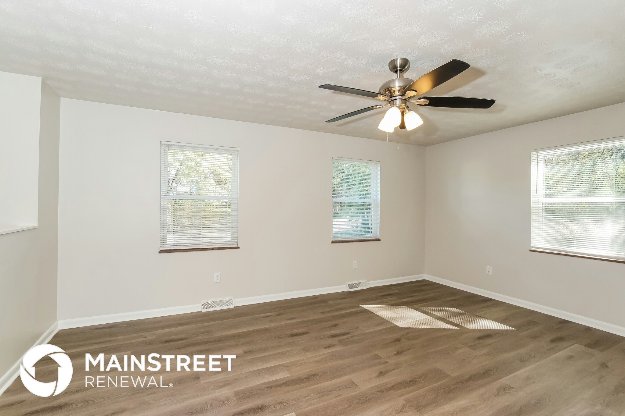 Building Photo - 401 Swanee Dr