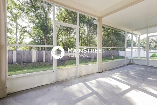 Building Photo - 3 Bedroom Pet-Friendly Home in LAKELAND, FL with Main Street Renewal