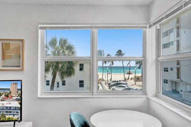 Building Photo - 851 N Surf Rd