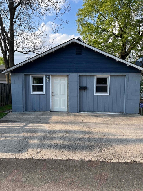 Building Photo - 639 Cherry St