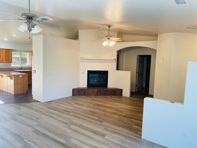 Building Photo - Village Of Oak Creek