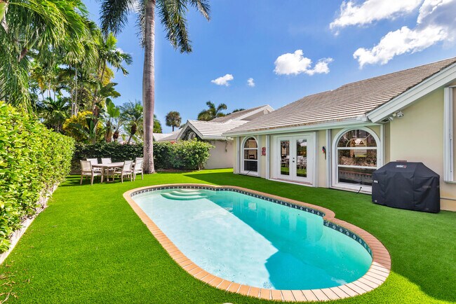 Building Photo - 2725 Meadowlark Ln