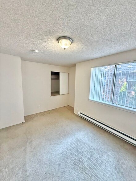 Building Photo - 4259 8th Ave NE