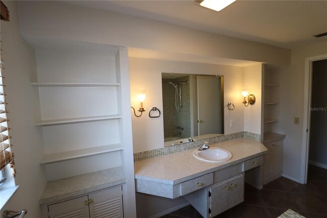 Building Photo - 5182 Wilton Ct