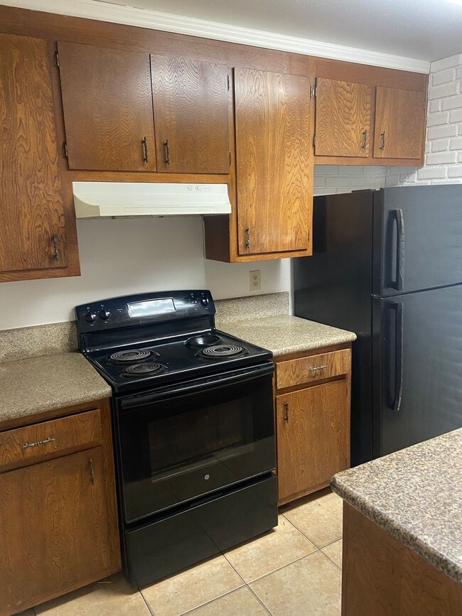 Building Photo - 2 Bdrm, 1 Bath Condo in Sacramento