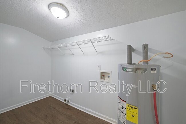 Building Photo - 2140 Veterans Dr