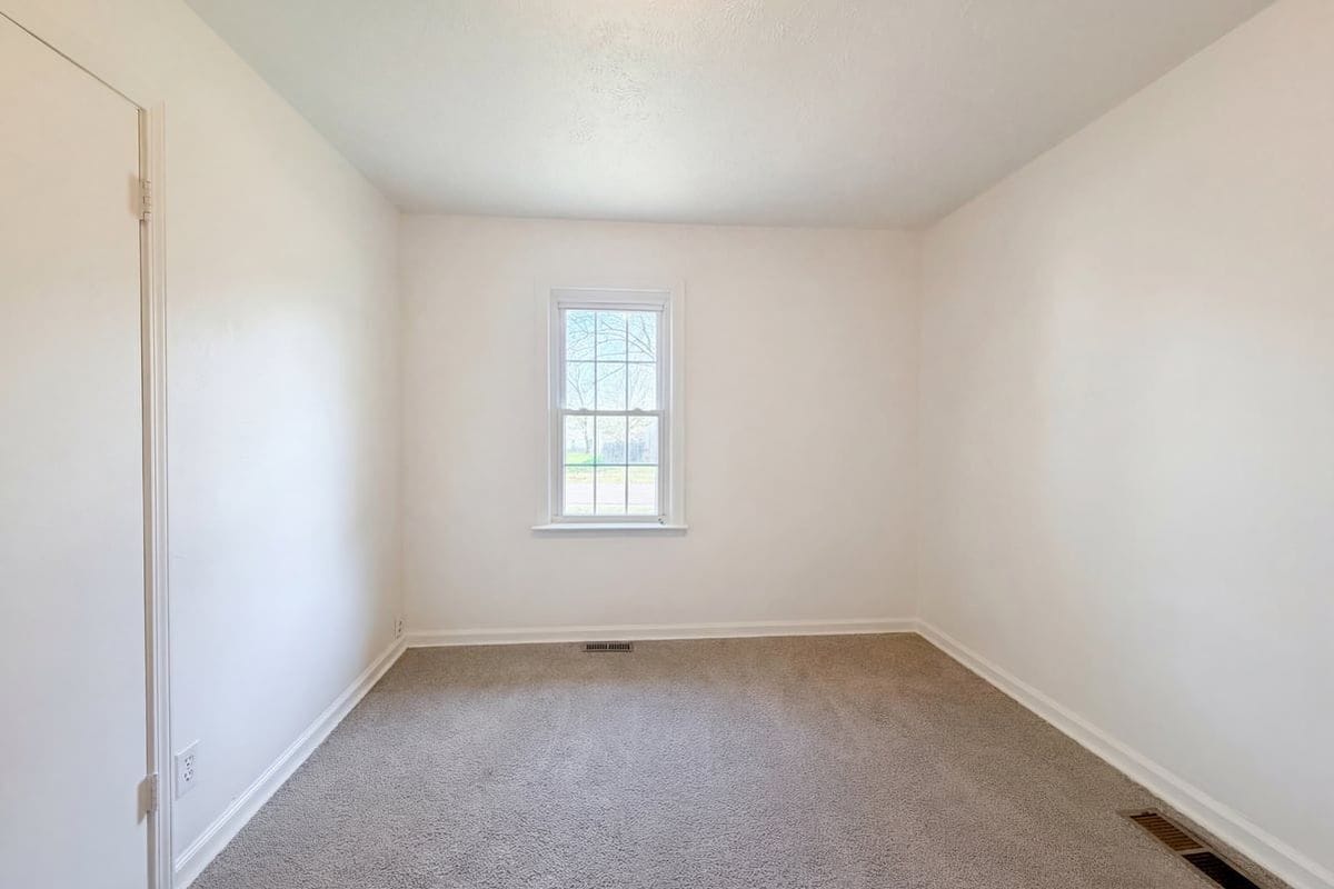 Building Photo - 410 B St