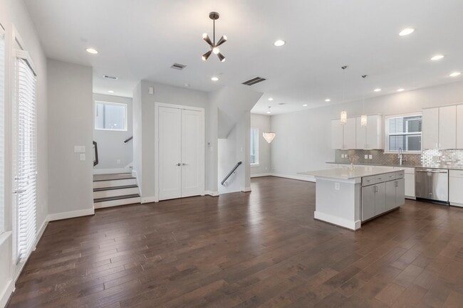 Building Photo - 8409 Hempstead Rd