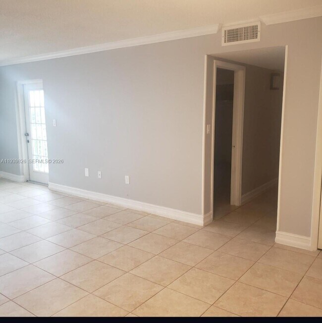 Building Photo - 6960 Miami Gardens Dr