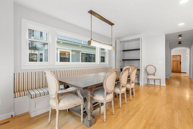 Building Photo - 1516 NW 25th Ave