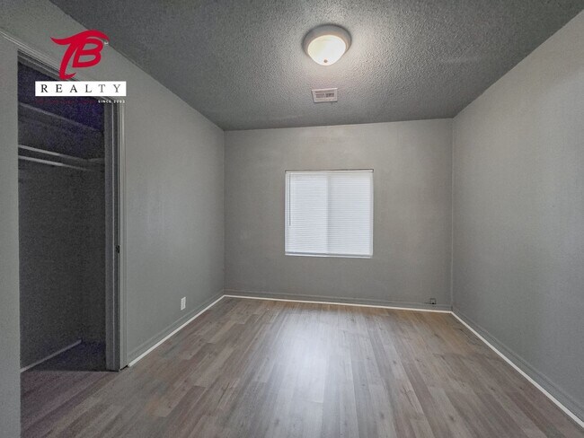 Building Photo - Charming 3 Bed home for lease!