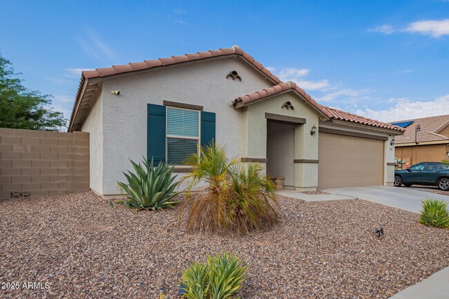 Building Photo - 17192 W Pinnacle Vis Dr