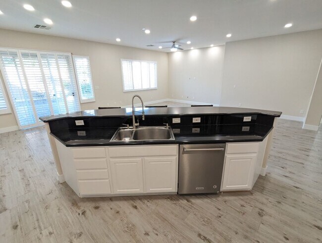 Building Photo - 9976 Liberty View Rd