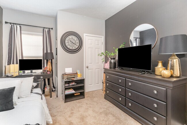 Building Photo - 3738 Meadow Ridge Ln