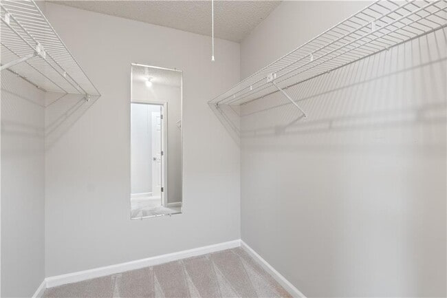 Building Photo - 1731 Twin Brooks Dr SE