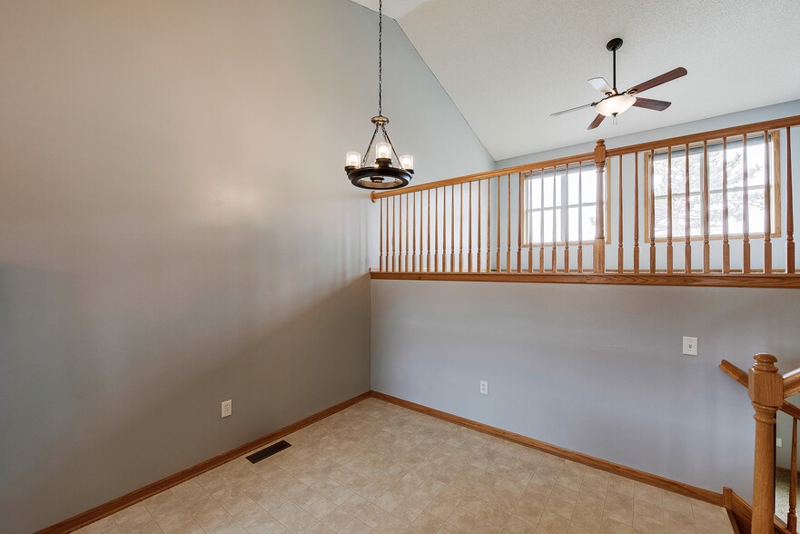 Building Photo - 1728 Ponderosa Ln