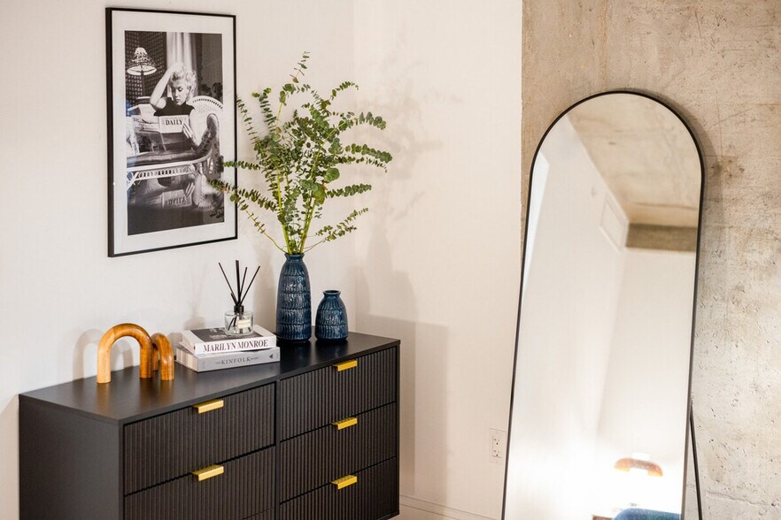 Building Photo - 135 W 27th St