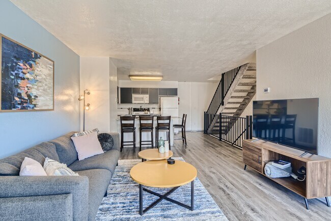 Building Photo - 520 Superior St