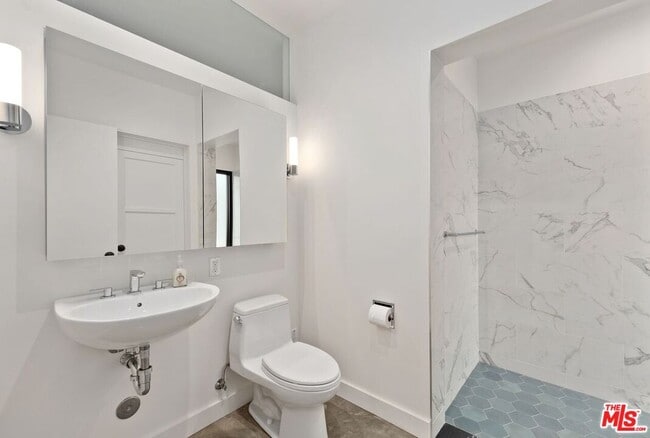 Building Photo - 15322 De Pauw St