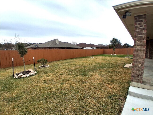 Building Photo - 2604 Green Giant Dr