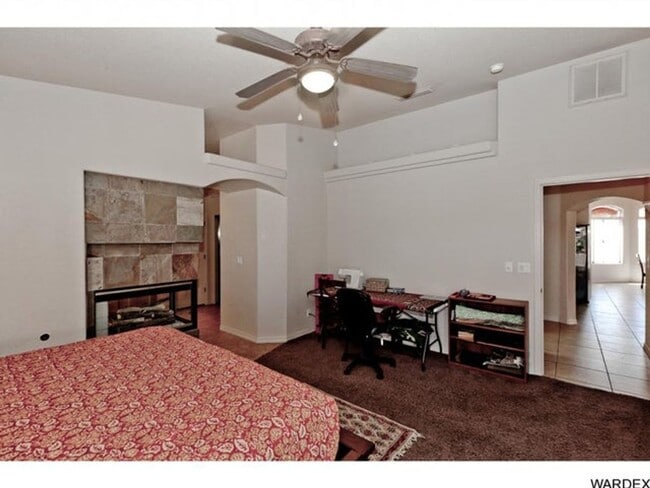 Building Photo - *REDUCED PRICE* Long Term - Unfurnished- Beautiful Golf Course Pool Home!!