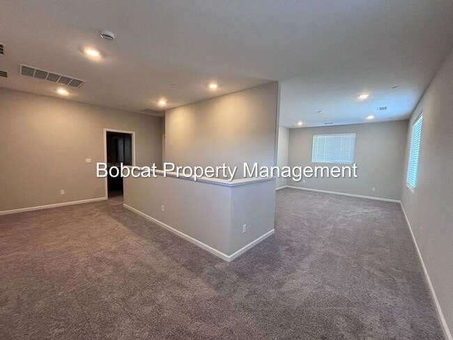 Building Photo - 860 Furlong Dr