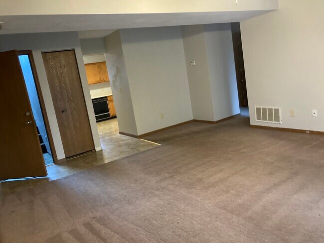 Building Photo - 130 Lauren Circle Apt C