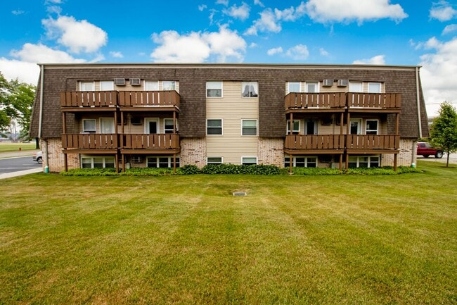 Building Photo - Studio Apartment
