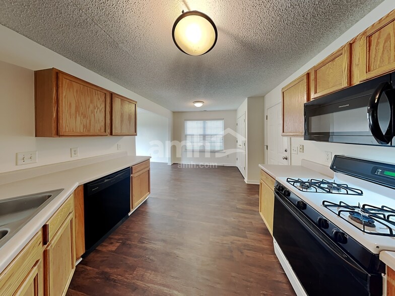 Building Photo - 10502 Plantain Ct