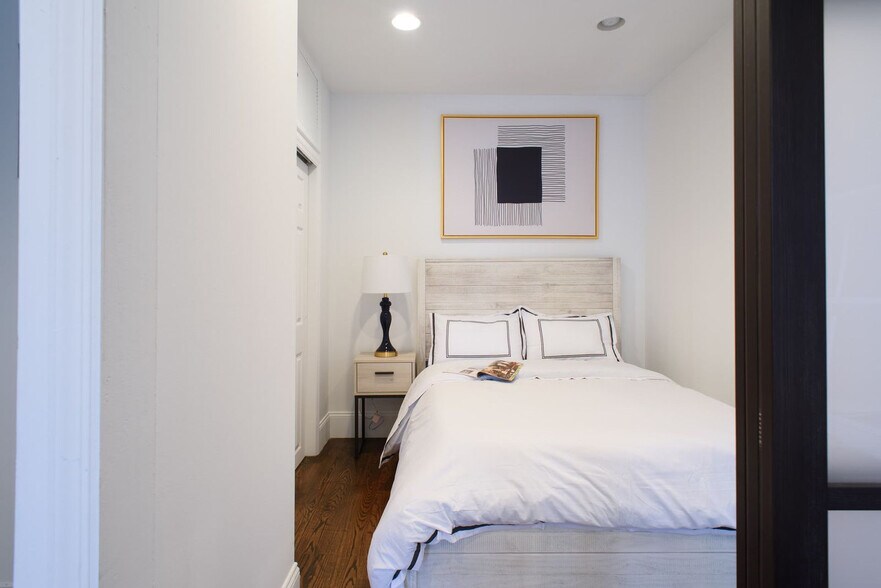 Building Photo - 69a Clinton St