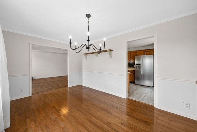 Building Photo - 1021 Glenhurst Way