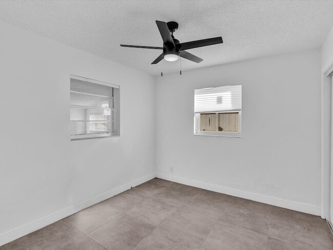 Building Photo - 6661 Meade St