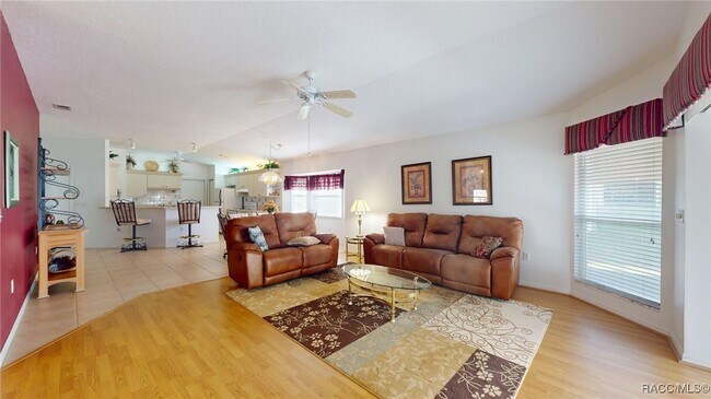 Building Photo - 761 W Sunbird Path