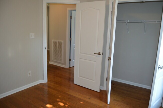Building Photo - 60 Cobblestone Dr