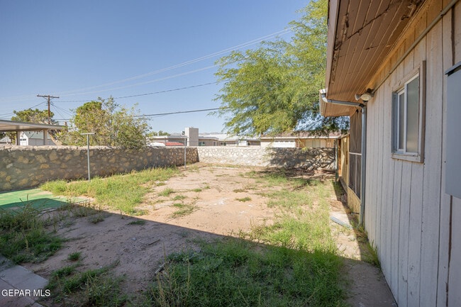 Building Photo - 1315 Likins Dr