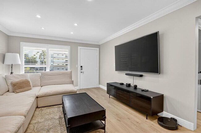 Building Photo - 55 SE 14th St