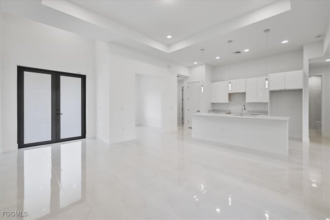 Primary Photo - 820 Ashland St E